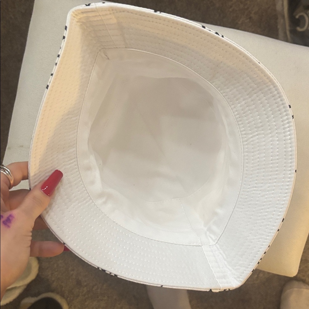 Dior Bucket Hat - image 4